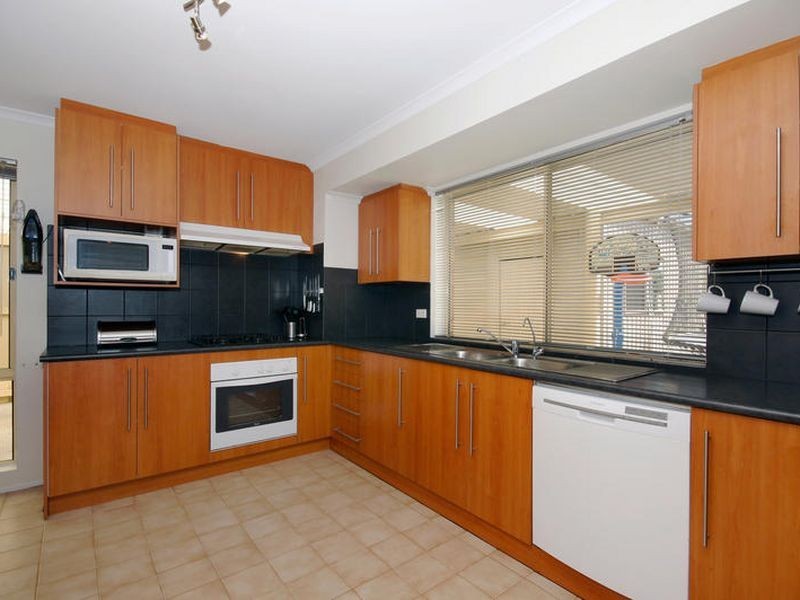 4 Camelia Drive, Parafield Gardens SA 5107