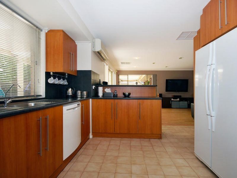 4 Camelia Drive, Parafield Gardens SA 5107