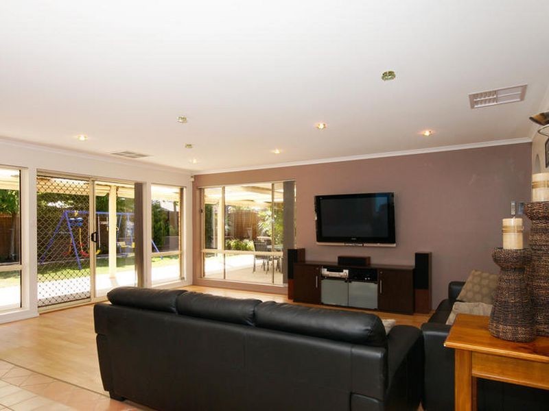 4 Camelia Drive, Parafield Gardens SA 5107