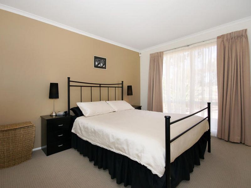 4 Camelia Drive, Parafield Gardens SA 5107