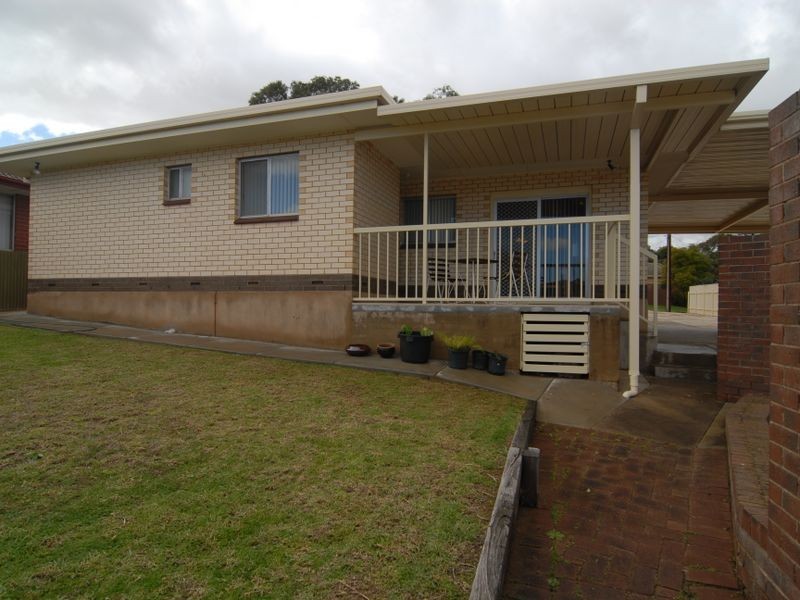 4 Bayvue Crescent, Ridgehaven SA 5097