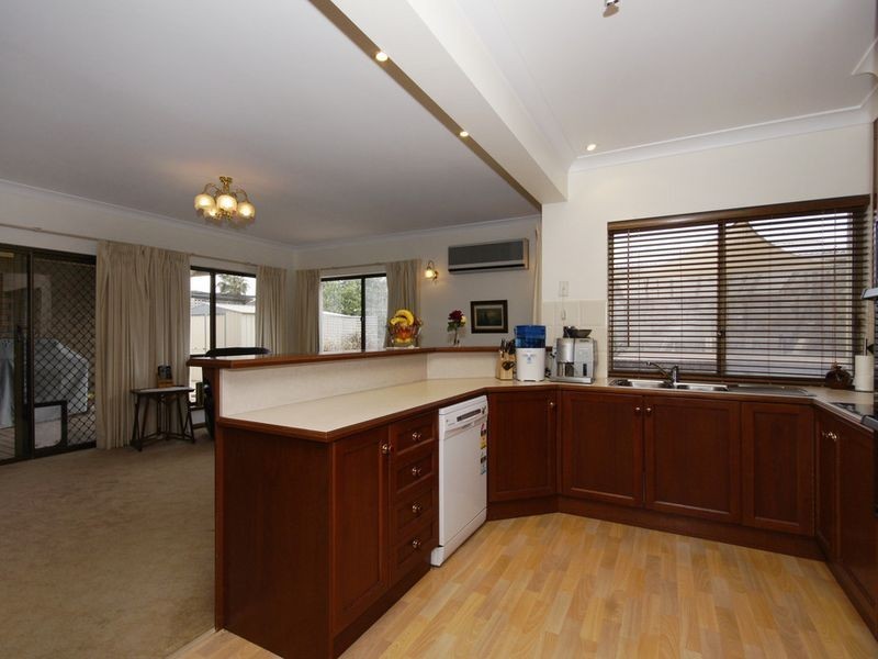 12 Mcdonald Grove, West Lakes SA 5021