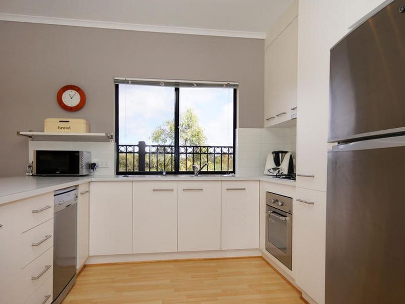 104 Sanctuary Drive, Mawson Lakes SA 5095