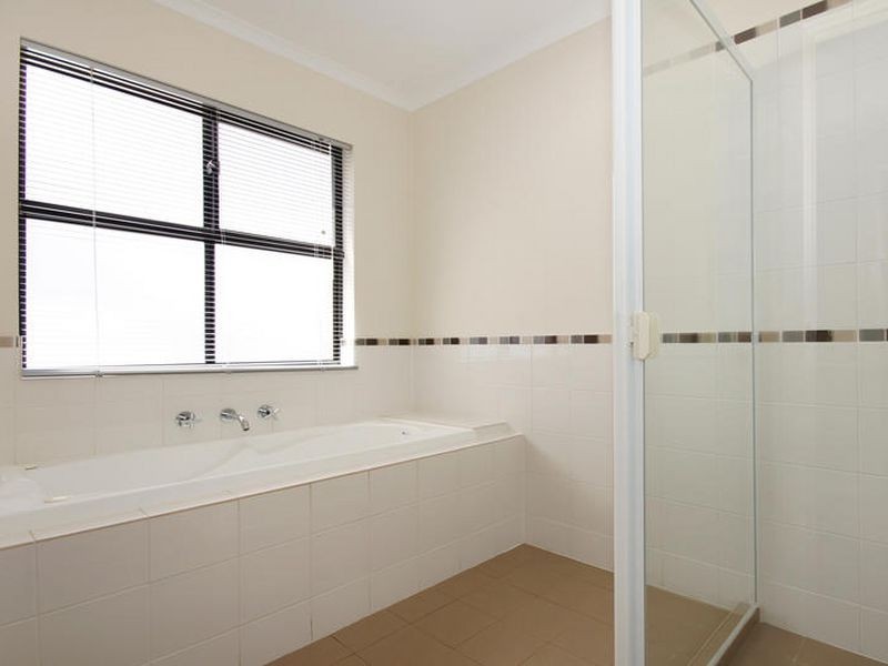 104 Sanctuary Drive, Mawson Lakes SA 5095