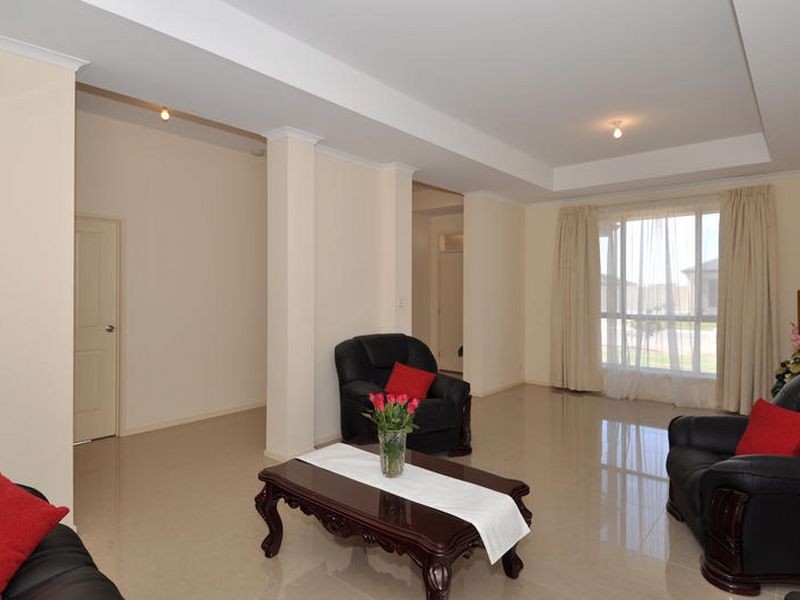 8 Claret Avenue, Virginia SA 5120