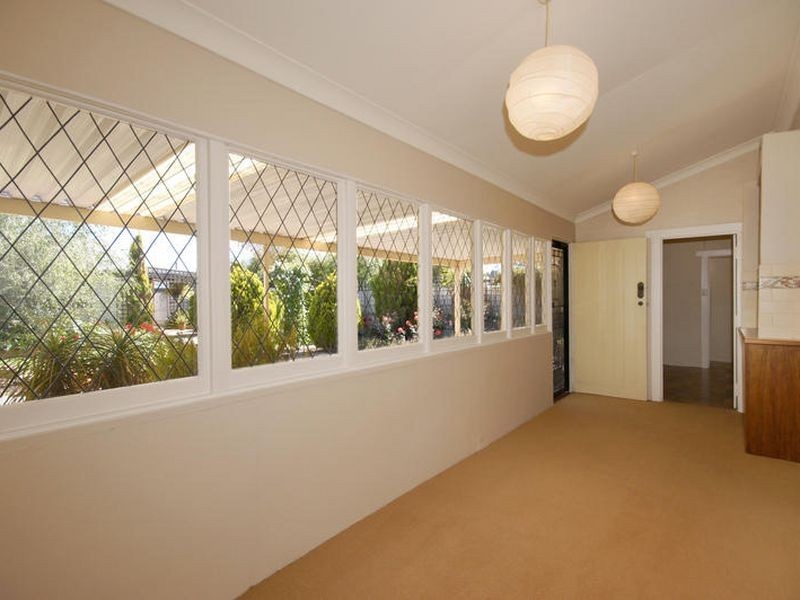 8 Gowland Street, Broadview SA 5083