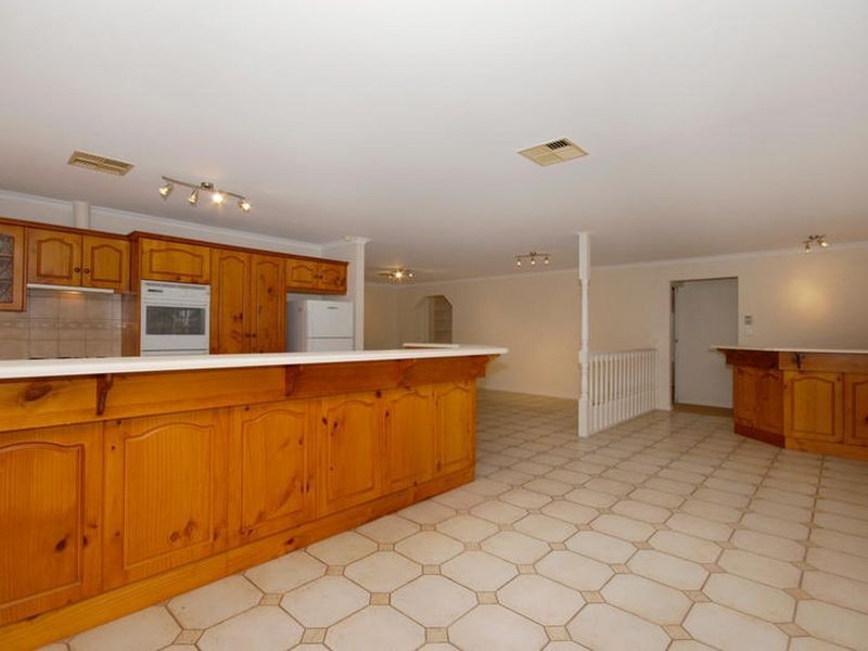 60 Lord Howe Avenue, Oakden SA 5086