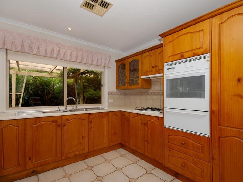 60 Lord Howe Avenue, Oakden SA 5086