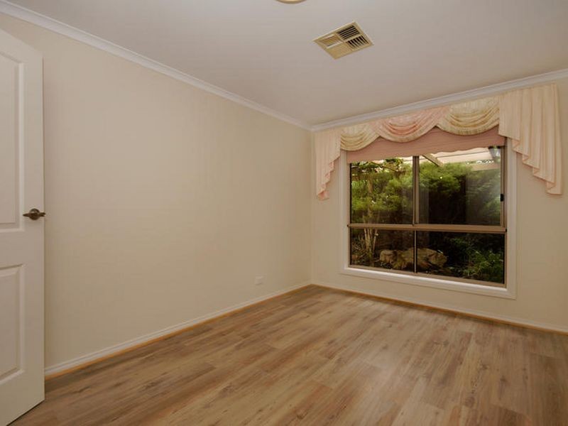 60 Lord Howe Avenue, Oakden SA 5086