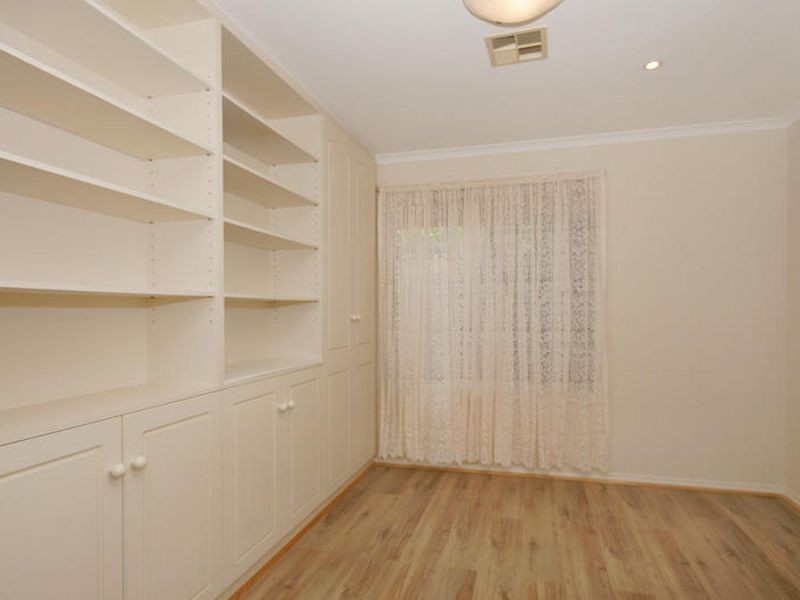 60 Lord Howe Avenue, Oakden SA 5086