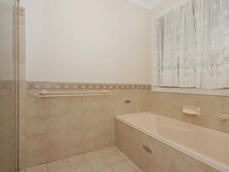 60 Lord Howe Avenue, Oakden SA 5086