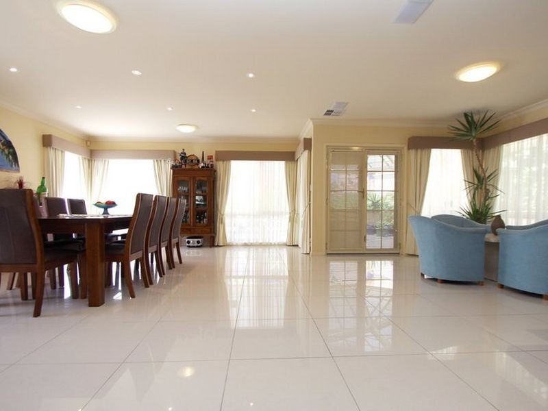 2 Waterview Crescent, Gulfview Heights SA 5096