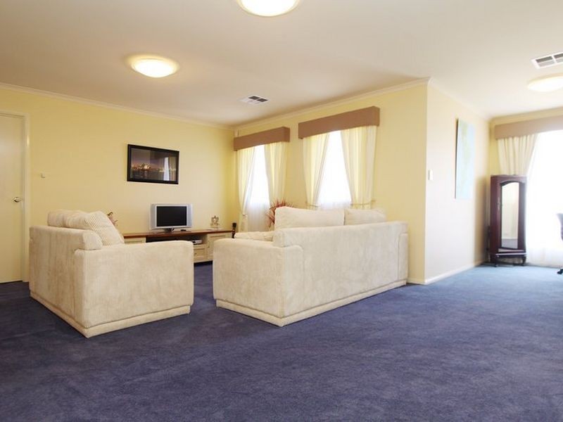 2 Waterview Crescent, Gulfview Heights SA 5096