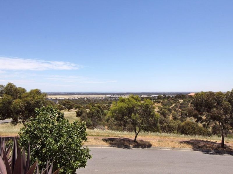 2 Waterview Crescent, Gulfview Heights SA 5096