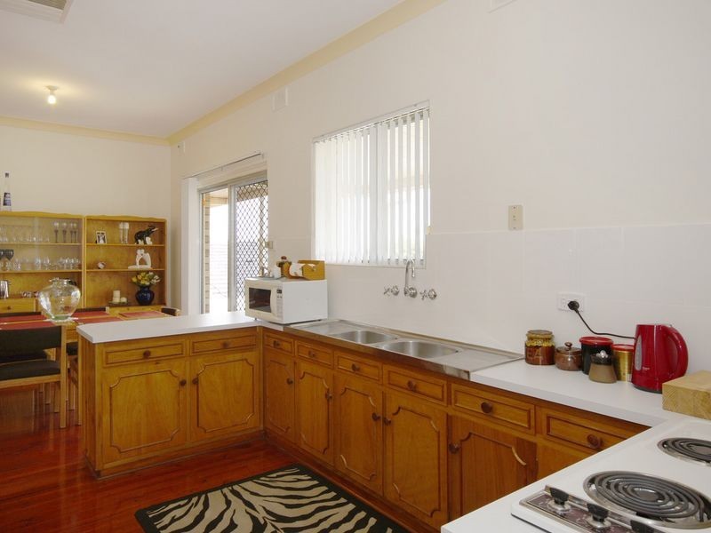 4 Bayvue Crescent, Ridgehaven SA 5097