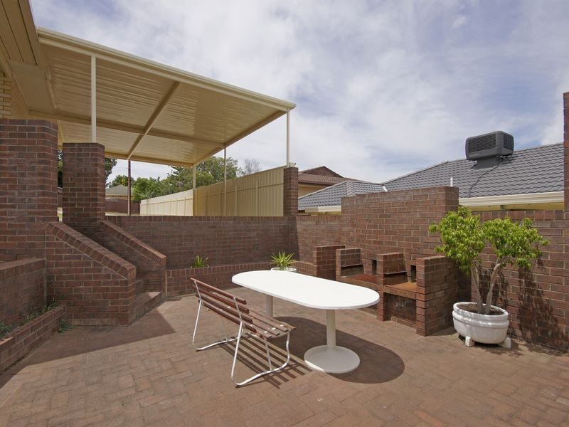 4 Bayvue Crescent, Ridgehaven SA 5097