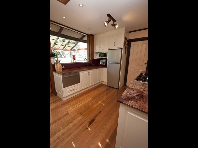 1 Carnarvon Avenue, Redwood Park SA 5097