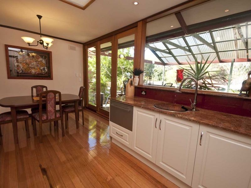 1 Carnarvon Avenue, Redwood Park SA 5097