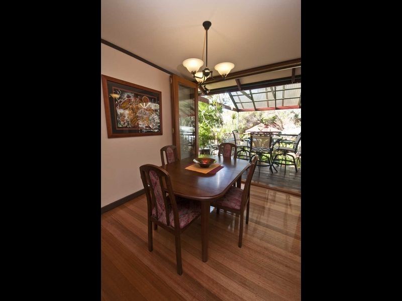 1 Carnarvon Avenue, Redwood Park SA 5097