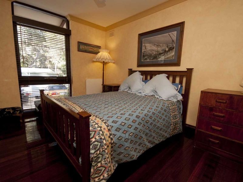 1 Carnarvon Avenue, Redwood Park SA 5097