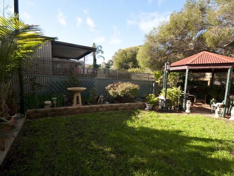 1 Carnarvon Avenue, Redwood Park SA 5097