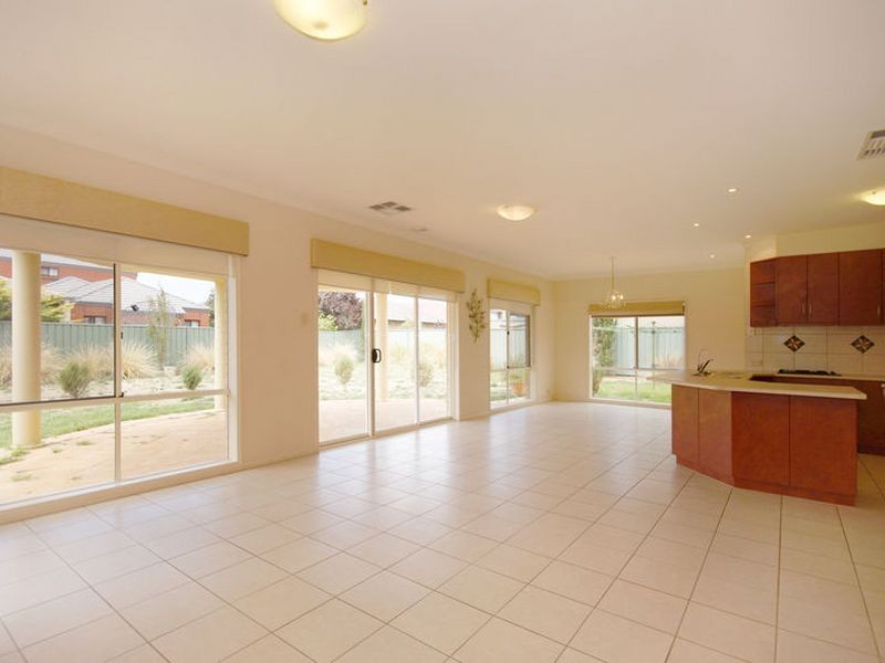 103 Shearwater Drive, Mawson Lakes SA 5095