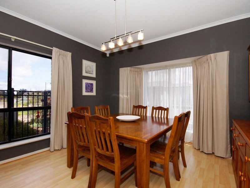 104 Sanctuary Drive, Mawson Lakes SA 5095