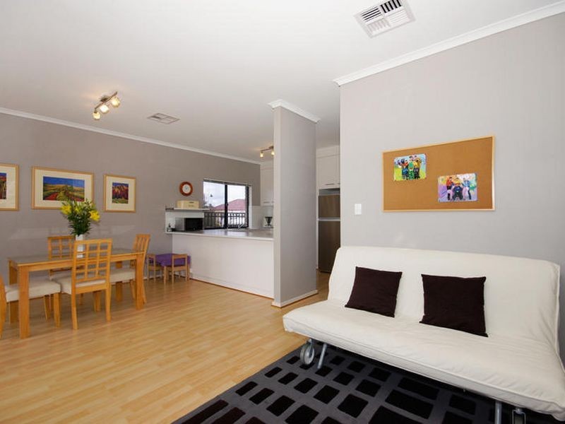 104 Sanctuary Drive, Mawson Lakes SA 5095