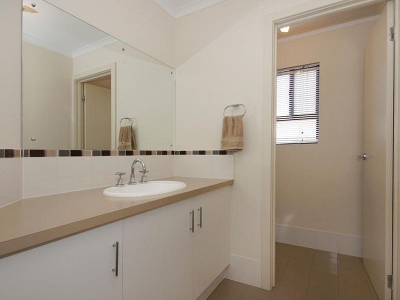 104 Sanctuary Drive, Mawson Lakes SA 5095