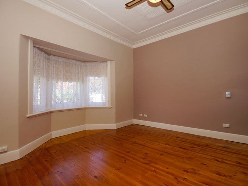 8 Gowland Street, Broadview SA 5083