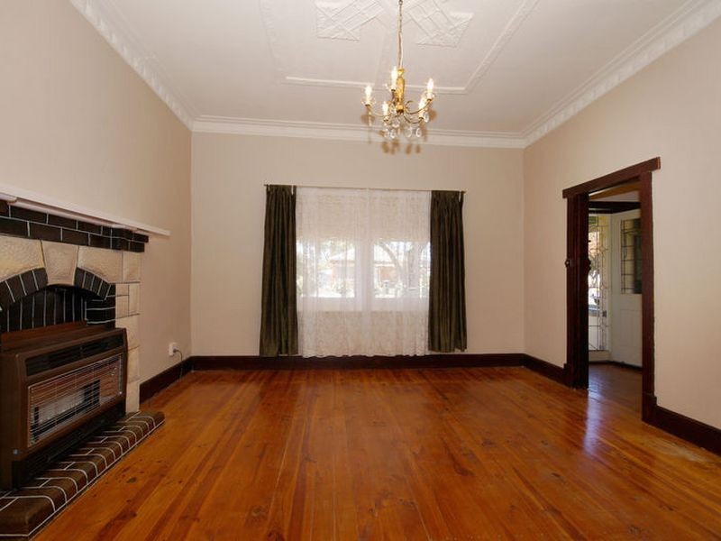 8 Gowland Street, Broadview SA 5083