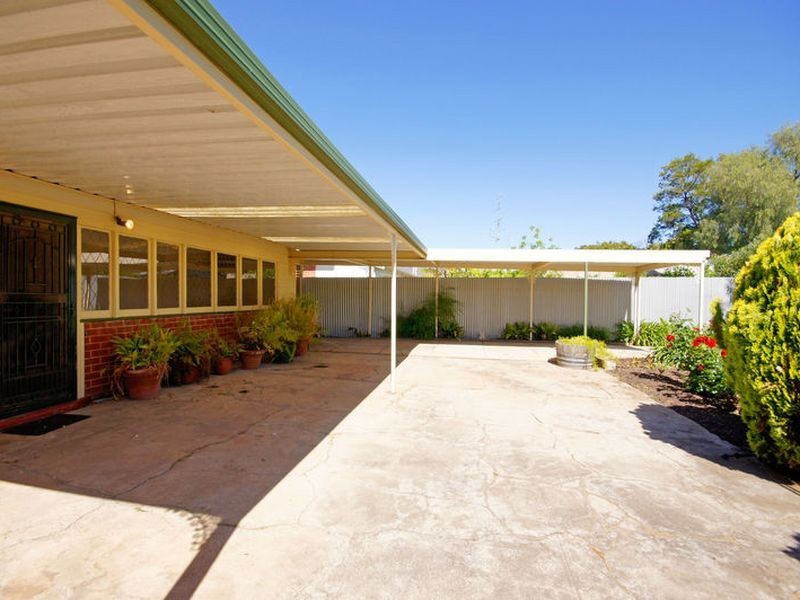 8 Gowland Street, Broadview SA 5083