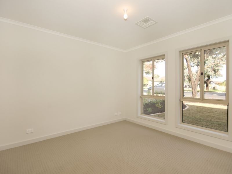 36 Milne Road, Para Hills SA 5096