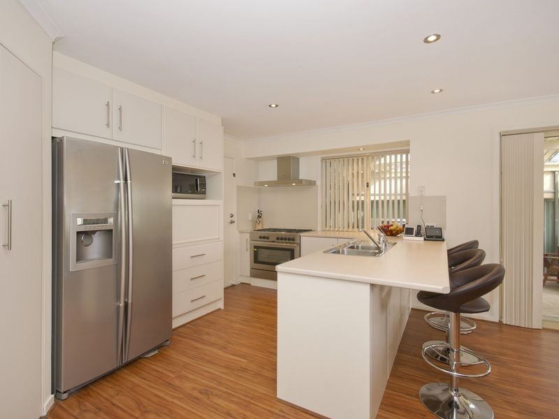 9 Lakeside Drive, Paralowie SA 5108