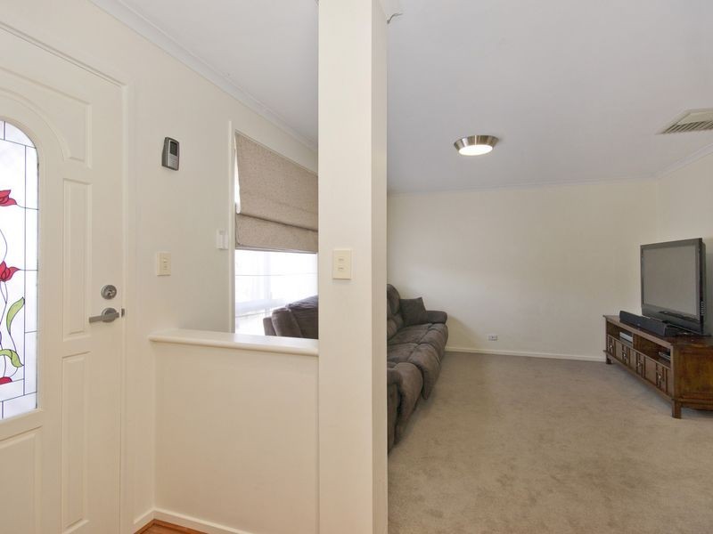 9 Lakeside Drive, Paralowie SA 5108
