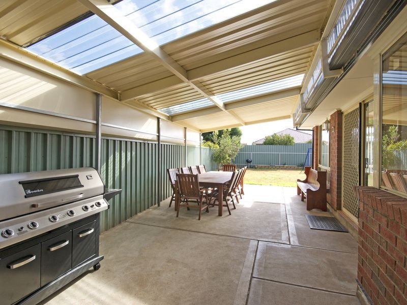 9 Lakeside Drive, Paralowie SA 5108