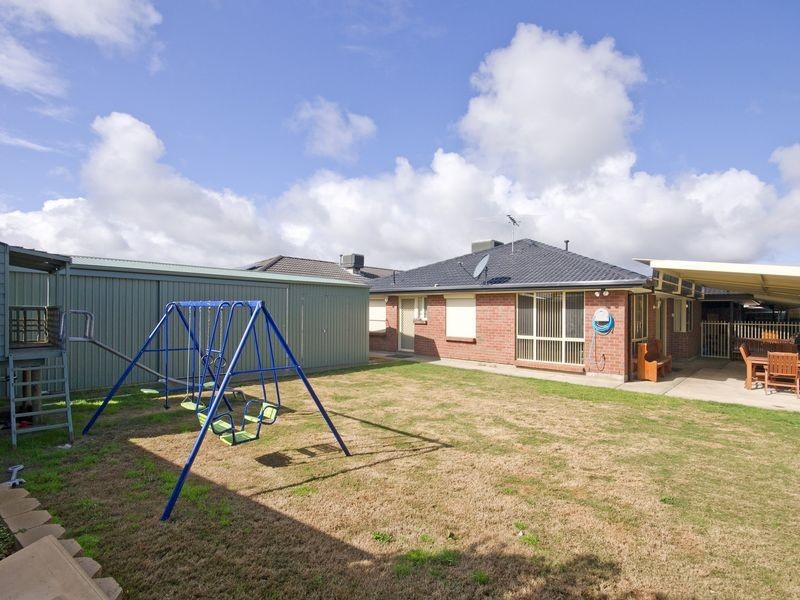 9 Lakeside Drive, Paralowie SA 5108