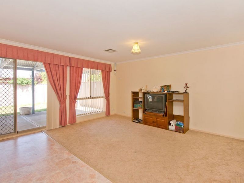 11 Hanbury Court, Oakden SA 5086