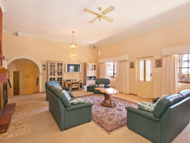 49 Coach Road, Skye SA 5072