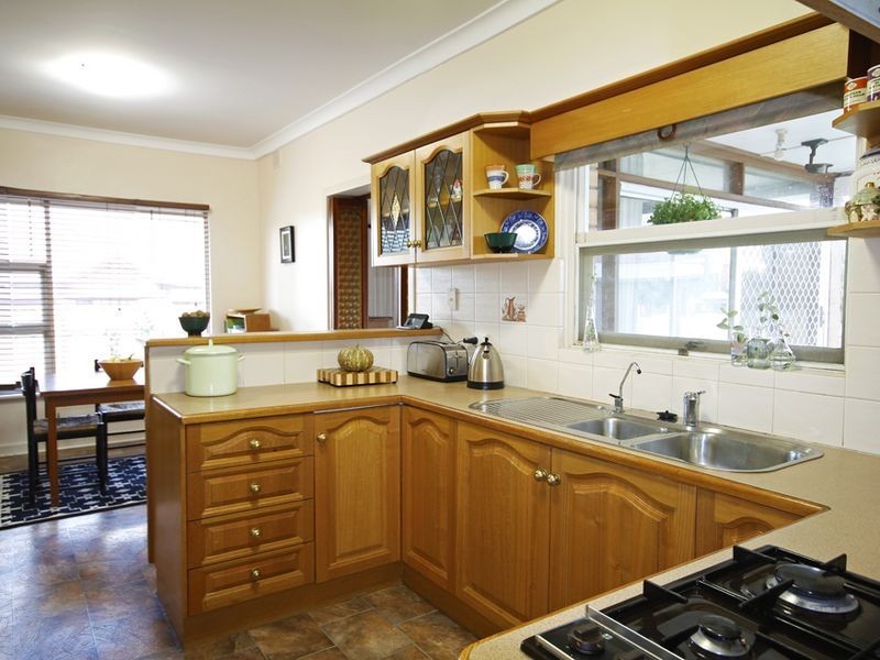 13 Lomman Avenue, Newton SA 5074