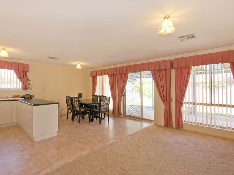 11 Hanbury Court, Oakden SA 5086