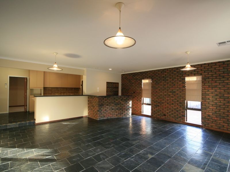 6 Gulfview Parade, Valley View SA 5093