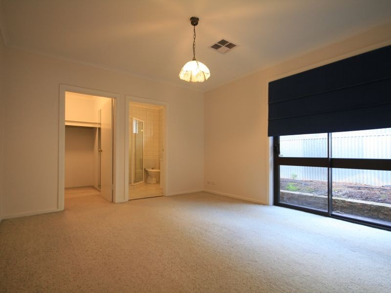 6 Gulfview Parade, Valley View SA 5093