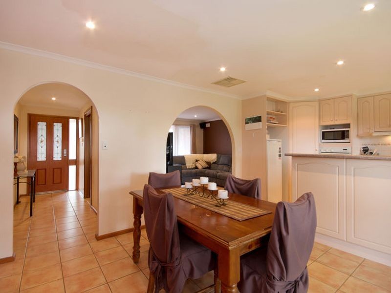 45 Marriott Avenue, Para Vista SA 5093