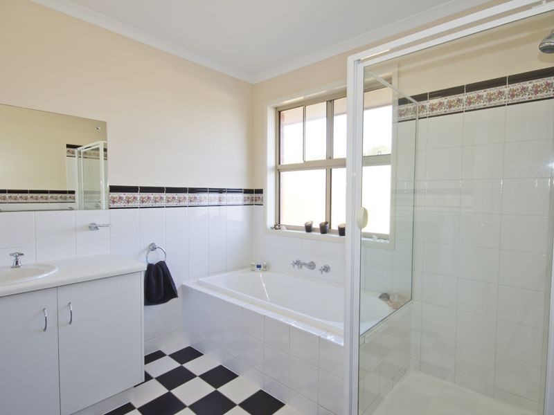 5 Ruby Street, Hope Valley SA 5090