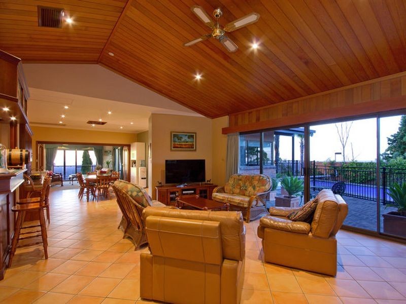 7 Seaview Road, Mount Osmond SA 5064