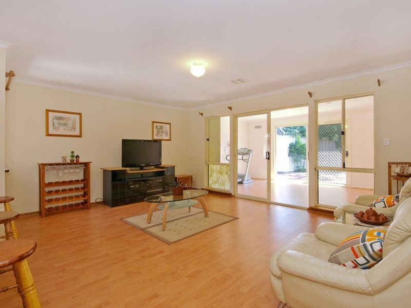 60 Oxford Street, Oakden SA 5086