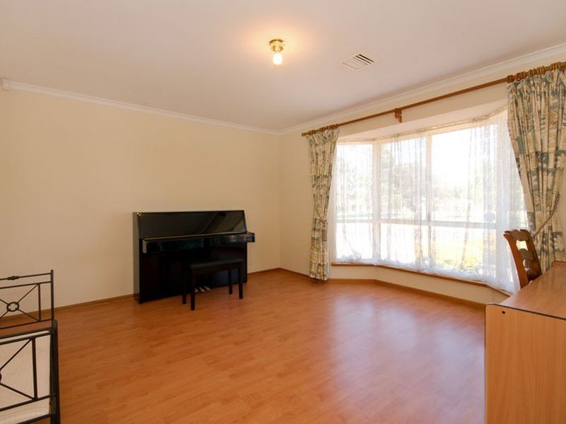 60 Oxford Street, Oakden SA 5086
