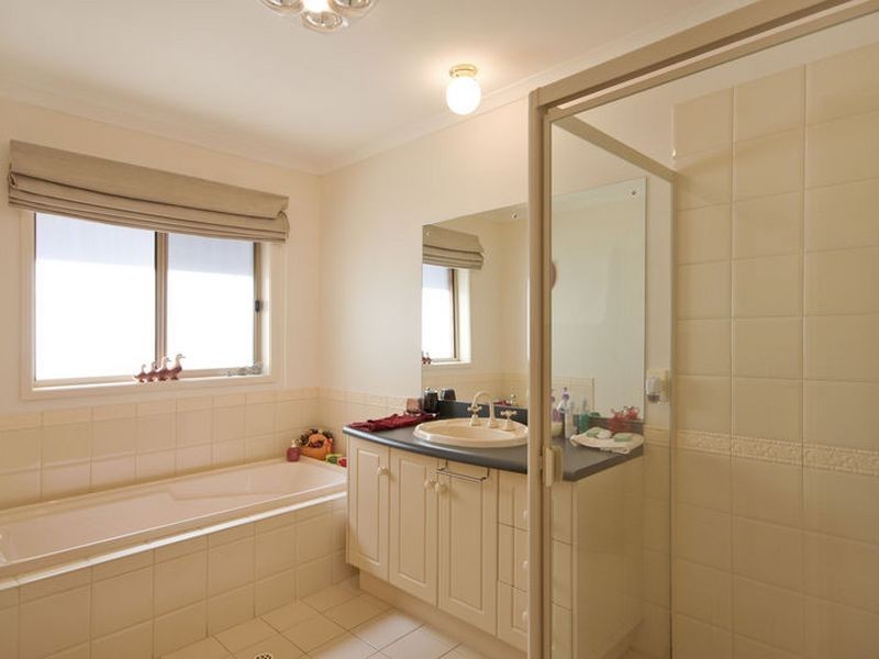 6 Seppelt Court, Woodcroft SA 5162