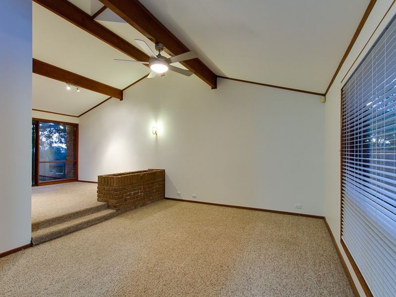 9 Brooker Drive, Hillbank SA 5112